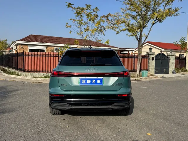 Audi Q5 e-tron — Фото автомобиля 16