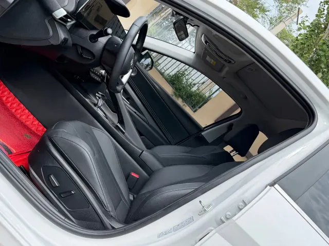 Hyundai Elantra — Фото автомобиля 12