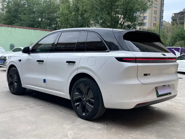 Li Auto L6 — Фото автомобиля 6