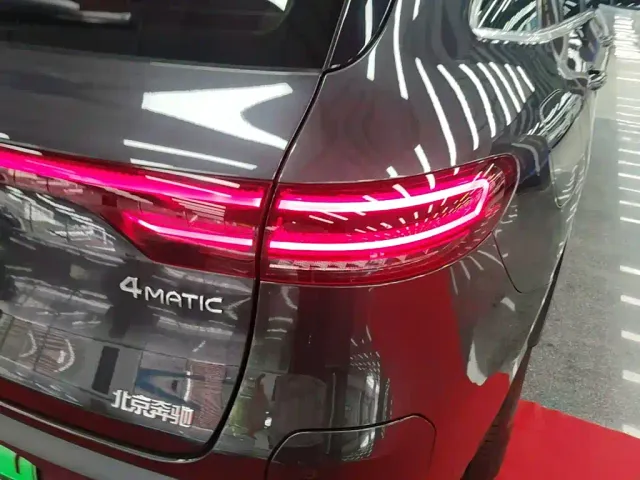 Mercedes-Benz EQC — Фото автомобиля 23