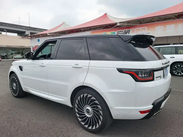 Land Rover Range Rover Sport — Фото автомобиля 13