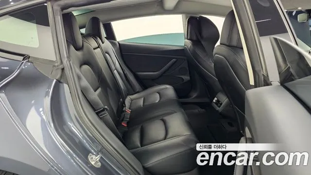 Tesla Model 3 — Фото автомобиля 16