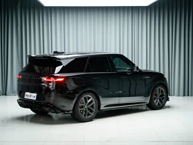 Land Rover Range Rover Sport — Фото автомобиля 7