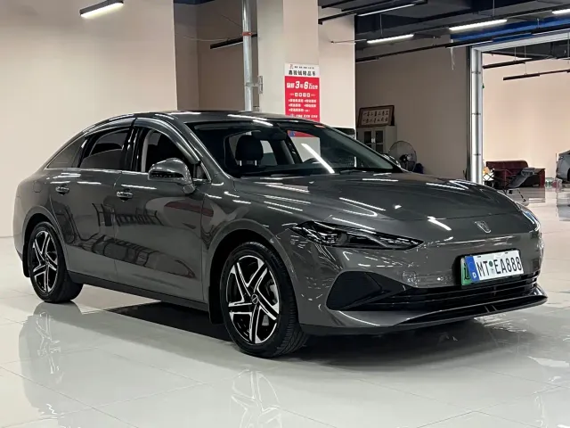Roewe D7 — Фото автомобиля 3