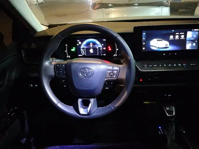 Toyota Camry — Фото автомобиля 15