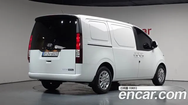 Hyundai Staria Staria Карго 3 места — Фото автомобиля 2