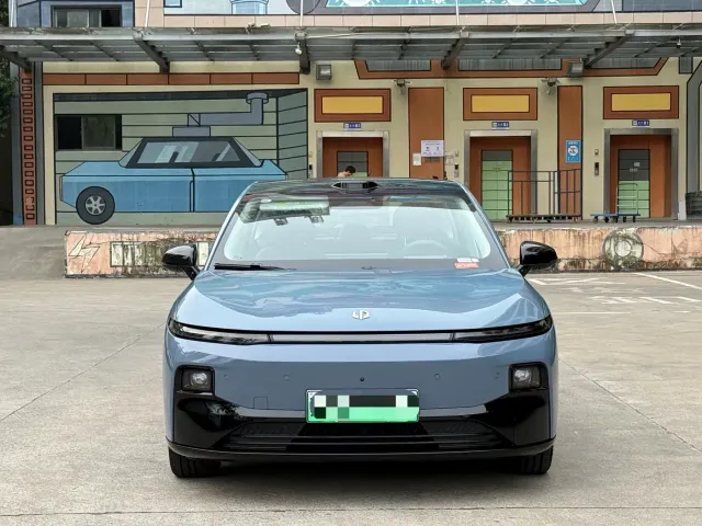 Leapmotor B01 — Фото автомобиля 2