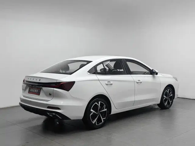 Roewe i5 — Фото автомобиля 2