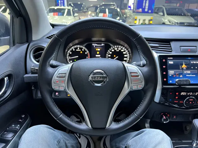 Nissan Terra — Фото автомобиля 5