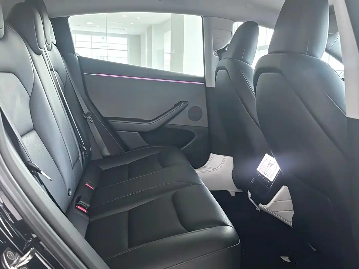Tesla Model 3 2023 Rear-Wheel Drive — Фото автомобиля 6