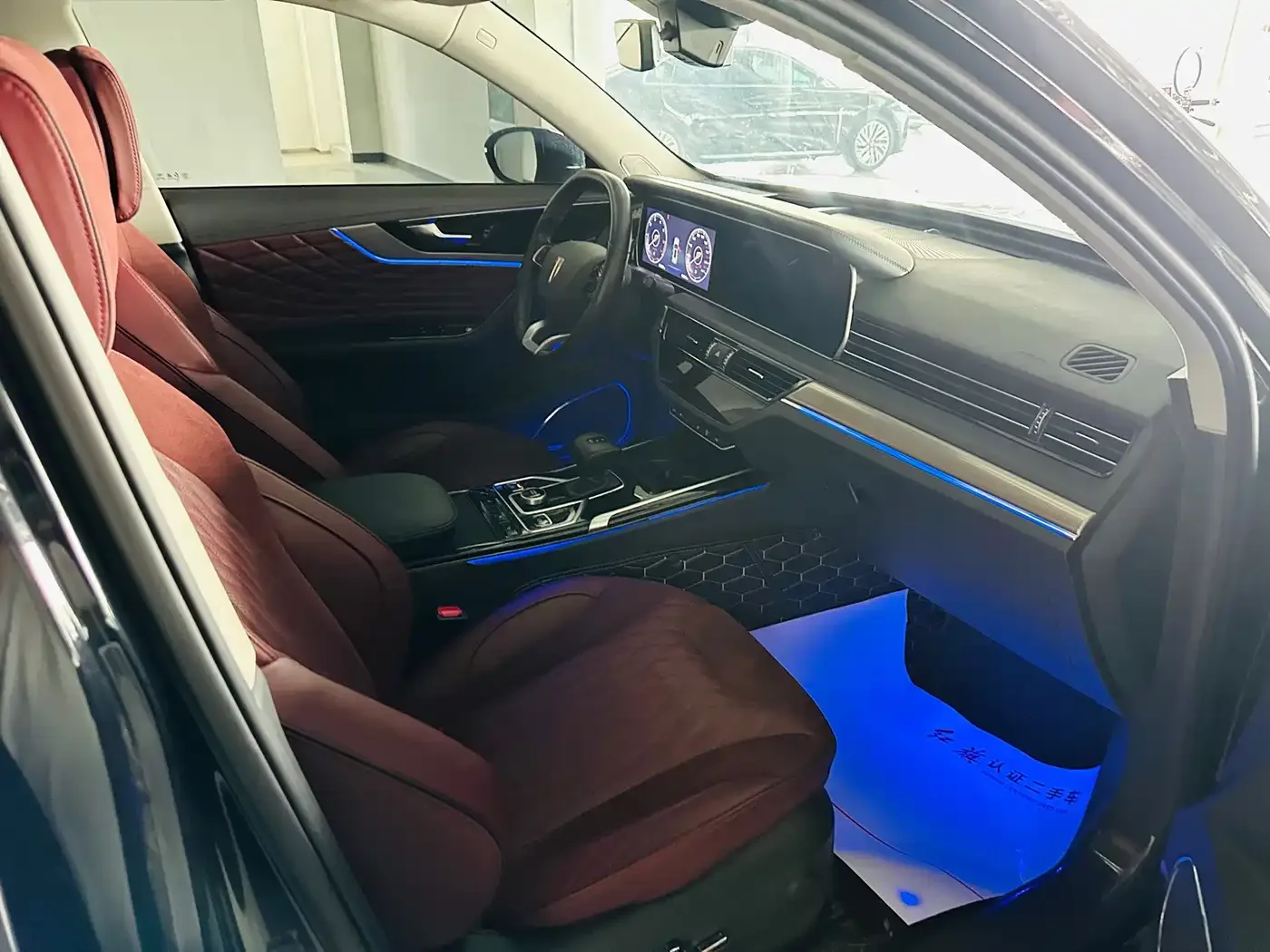 Hongqi Hongqi HS5 2022 Facelift 2.0T Smart Flag Enjoyment AWD Edition — Фото автомобиля 13