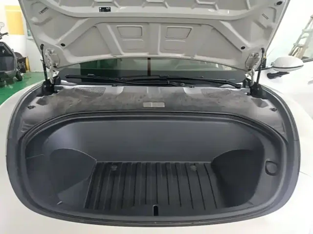 Xiaomi SU7 — Фото автомобиля 19