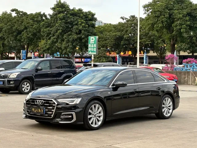 Фотография автомобиля — Audi A6L