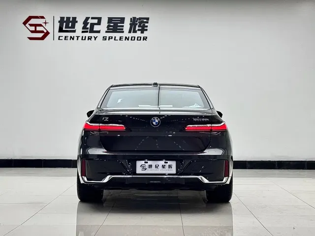 BMW i7 — Фото автомобиля 7