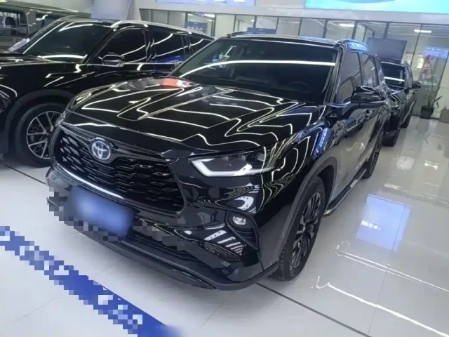 Фотография автомобиля — Toyota Highlander