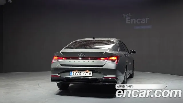 Hyundai Avante CN7 — Фото автомобиля 4