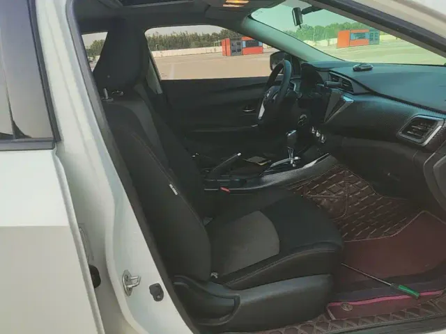 Nissan Bluebird — Фото автомобиля 24