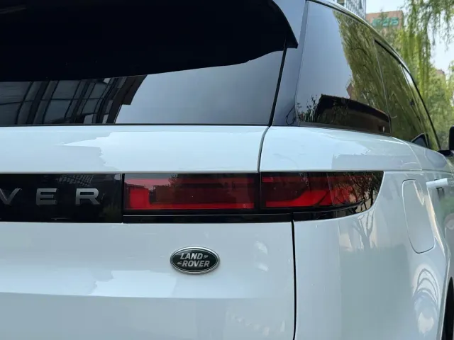 Land Rover Range Rover Sport — Фото автомобиля 28