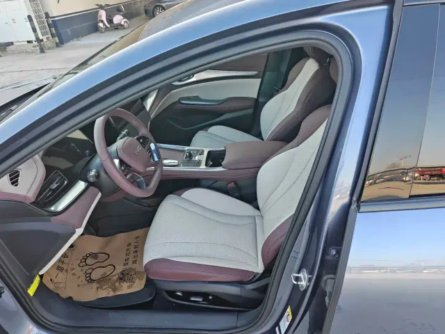 BYD Seal 07 DM-i — Фото автомобиля 9