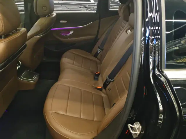 Mercedes-Benz E-Class — Фото автомобиля 16