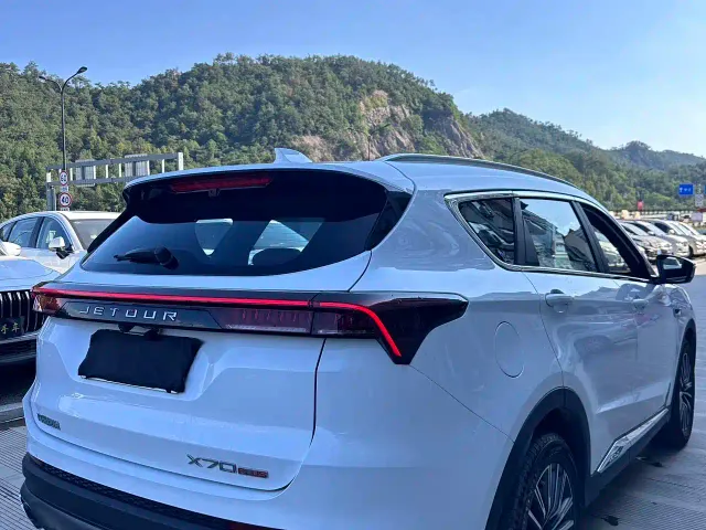 Jetour X70 Plus — Фото автомобиля 3