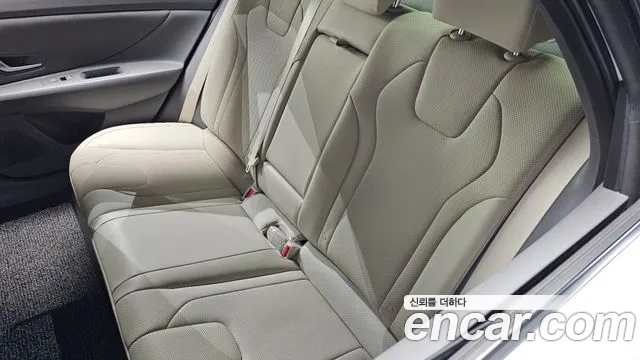 Hyundai AVANTE Avante (CN7) — Фото автомобиля 30