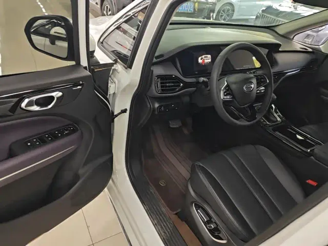 GAC Trumpchi M6 — Фото автомобиля 15