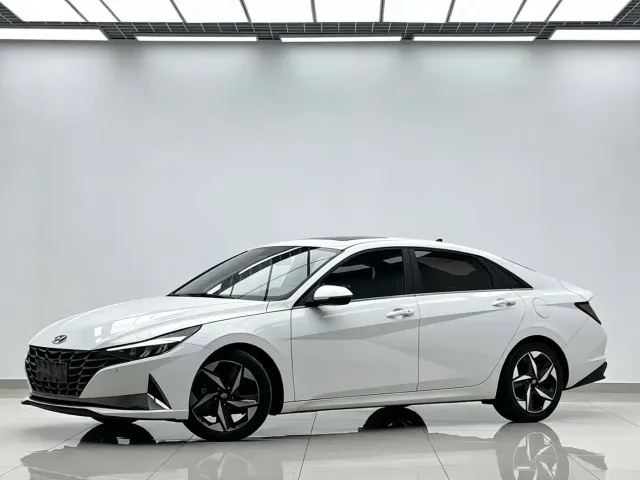 Фотография автомобиля — Hyundai Elantra