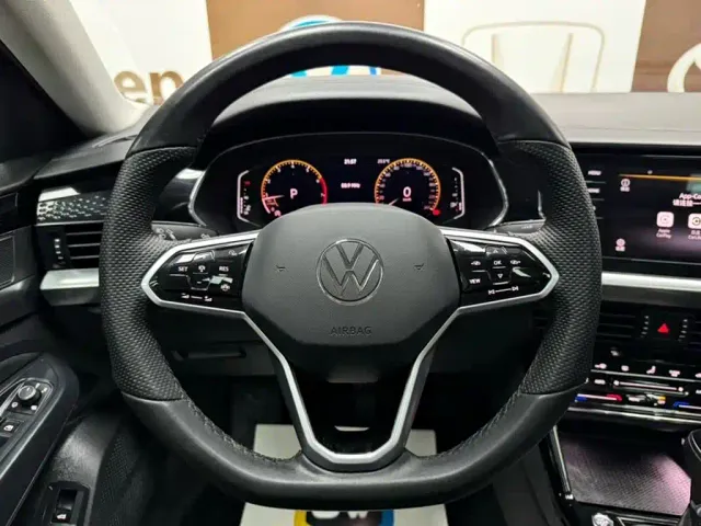 Volkswagen Passat — Фото автомобиля 11