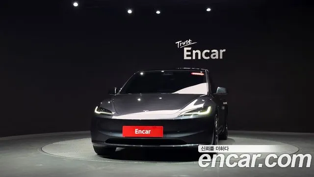 Tesla Model 3 — Фото автомобиля 2