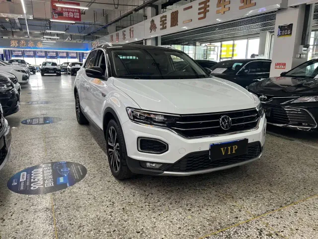 Volkswagen T-Roc — Фото автомобиля 3