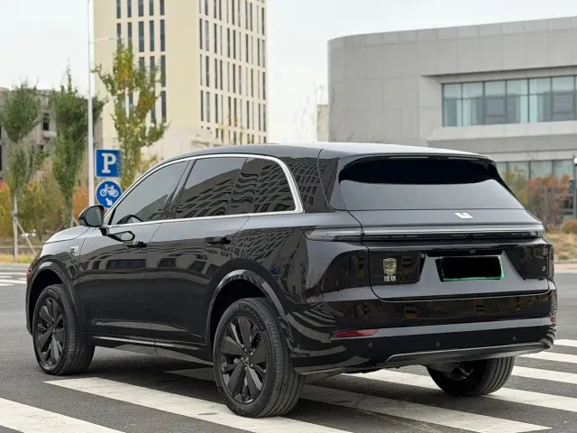 Li Auto L7 — Фото автомобиля 6