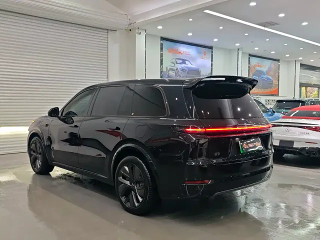 Li Auto L9 — Фото автомобиля 11
