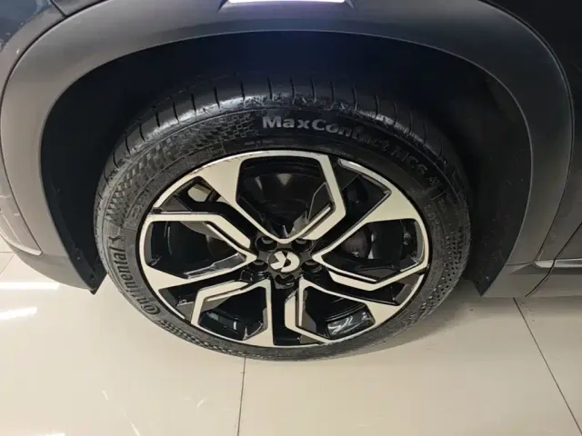 Nio ES8 — Фото автомобиля 22