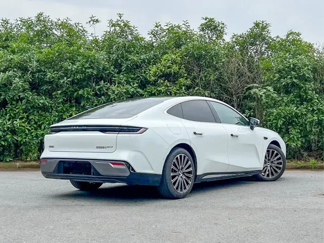 Geely Galaxy Xingyao 8 — Фото автомобиля 4
