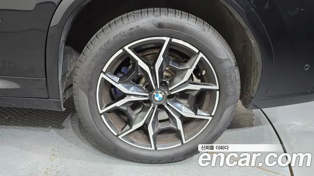 BMW X4 xDrive20i M Sport — Фото автомобиля 17