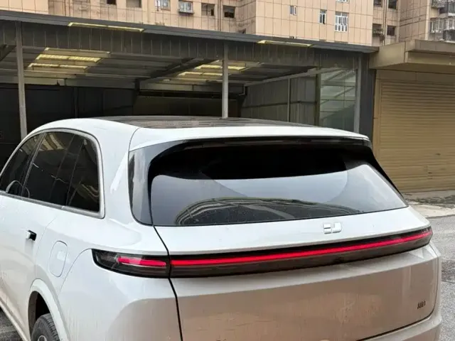 Li Auto L7 — Фото автомобиля 5