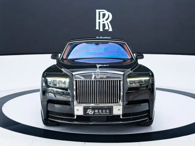 Rolls-Royce Phantom — Фото автомобиля 2