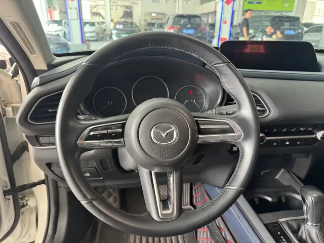 Mazda CX-30 — Фото автомобиля 10
