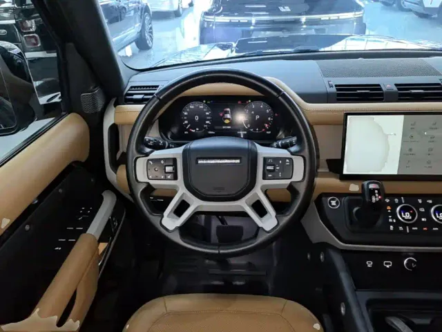 Land Rover Defender — Фото автомобиля 10