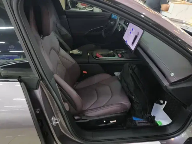 Xiaomi SU7 — Фото автомобиля 24