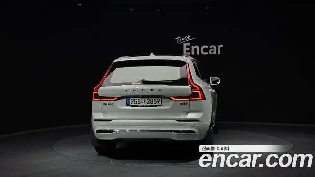 Вольво XC60 — Фото автомобиля 4