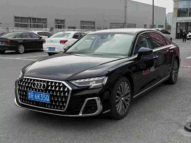 Фотография автомобиля — Audi A8