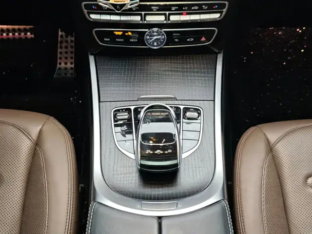 Mercedes-Benz G-Class — Фото автомобиля 15