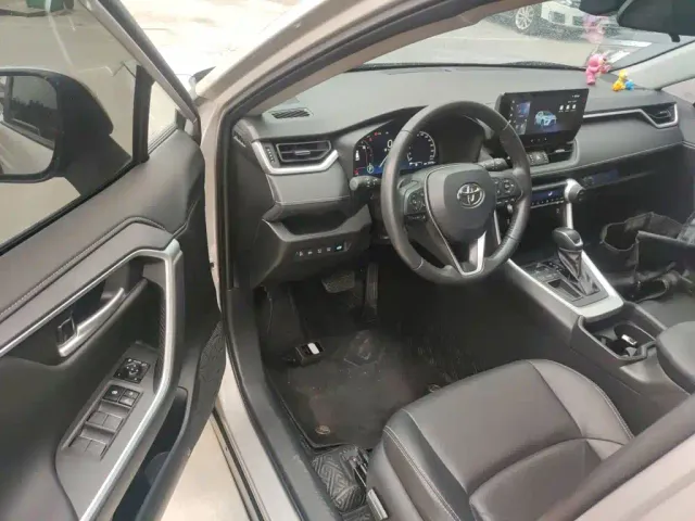 Toyota Wildlander — Фото автомобиля 11