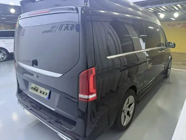 Mercedes-Benz Mercedes-Benz V-Class 2020 Model V 260 L Long Wheelbase Luxury — Фото автомобиля 4