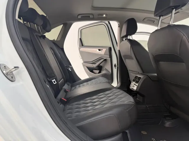 Volkswagen Sagitar — Фото автомобиля 9