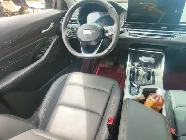 Geely Emgrand — Фото автомобиля 9