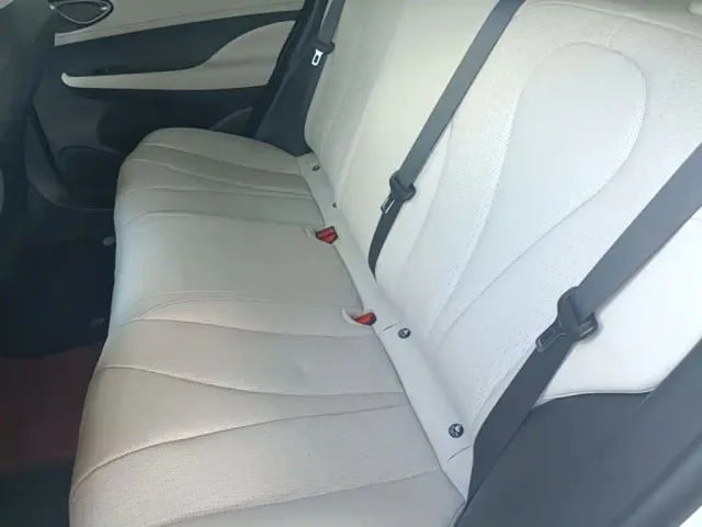 BYD Seal 05 DM-i — Фото автомобиля 16
