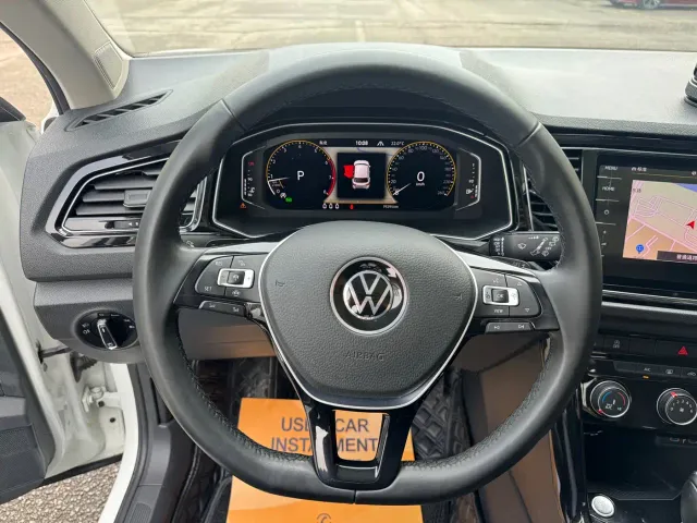 Volkswagen T-Roc — Фото автомобиля 8